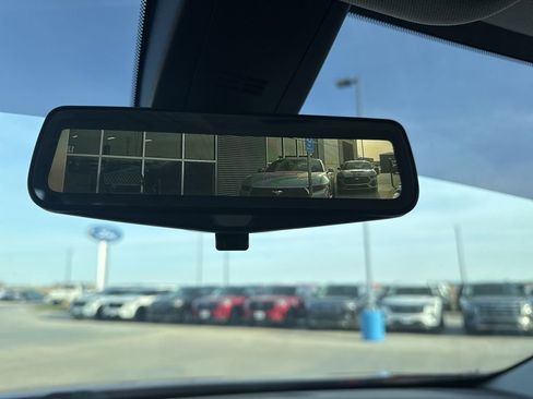 Used 2018 Chevrolet Traverse Premier image 21