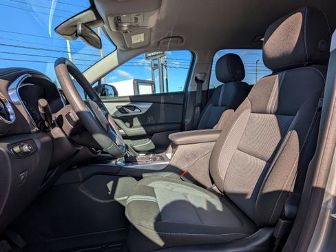 New 2025 Chevrolet Blazer LT w/ Convenience Package image 2