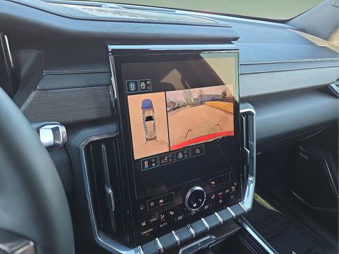 Used 2025 GMC Acadia Denali AWD/4WD image 16