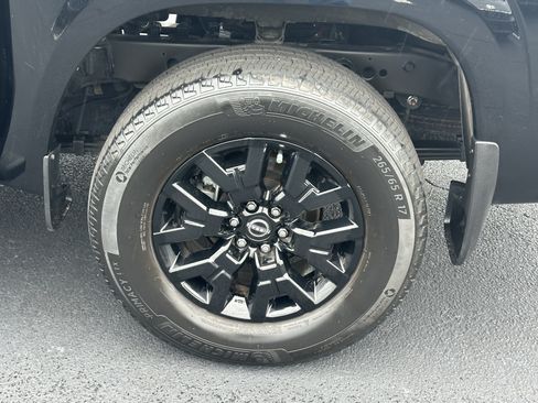 Used 2023 Nissan Frontier SV w/ Midnight Edition Package AWD/4WD image 18