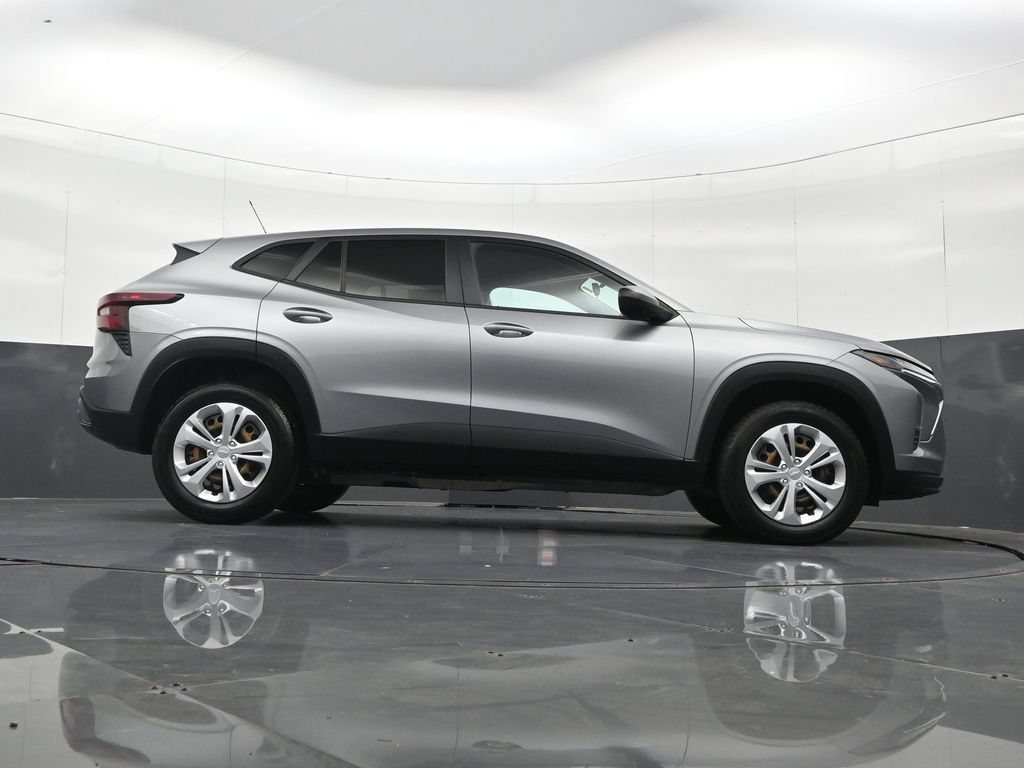 Certified 2024 Chevrolet Trax LS FWD image 35