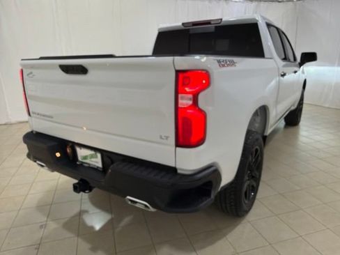Used 2025 Chevrolet Silverado 1500 LT Trail Boss w/ Convenience Package II AWD/4WD image 6
