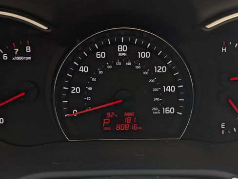 Used 2015 Kia Sorento LX image 11