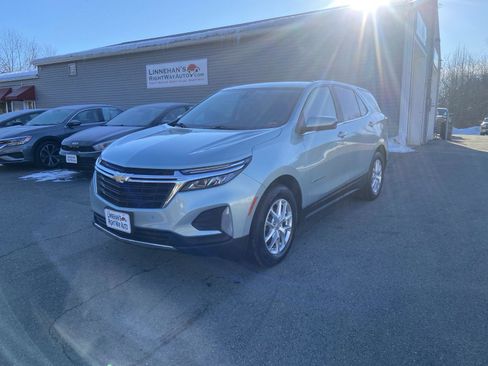 Used 2022 Chevrolet Equinox LT image 1