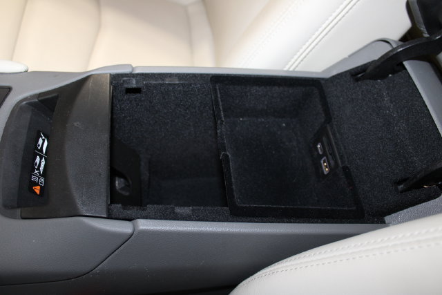 Used 2024 Cadillac XT5 Premium Luxury w/ LPO, Floor Liner Package AWD/4WD image 19