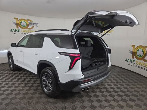 Certified 2025 Chevrolet Traverse LT w/ Driver Confidence Package image 33