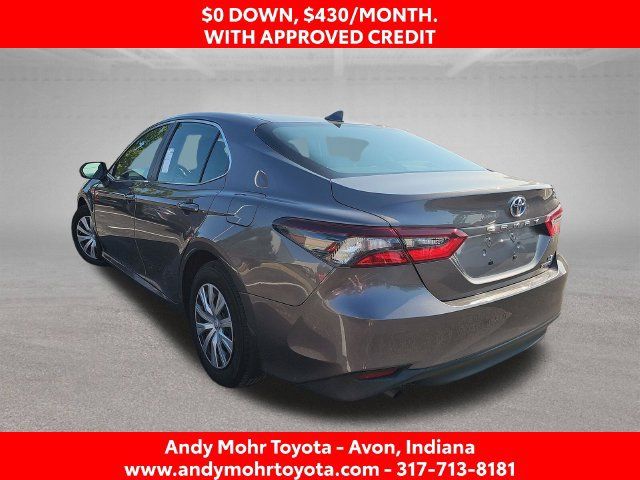 Used 2022 Toyota Camry LE FWD image 5