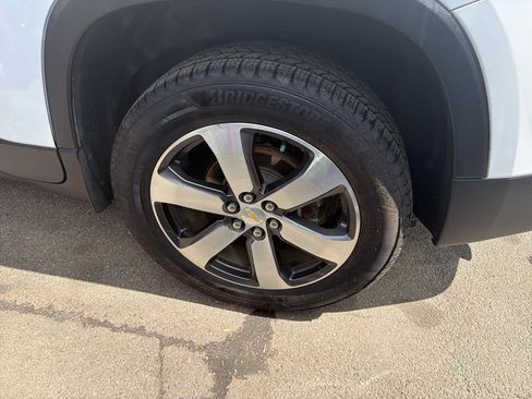 Used 2019 Chevrolet Traverse LT w/ LT Premium Package AWD/4WD image 15