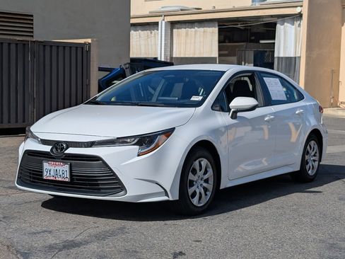 Used 2026 Toyota Corolla LE image 11