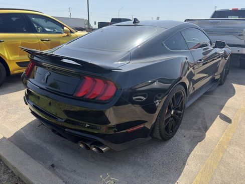 Used 2020 Ford Mustang Shelby GT500 w/ Technology Package RWD image 4