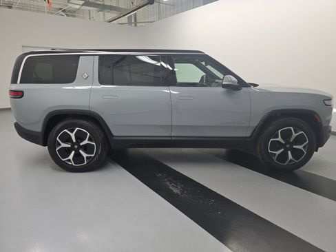 Used 2024 Rivian R1S Adventure image 6
