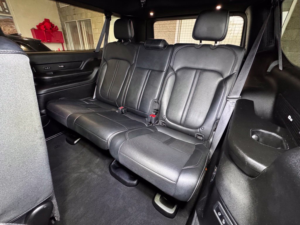 Used 2024 Jeep Wagoneer L Series II w/ Flexible Seating Group AWD/4WD image 36