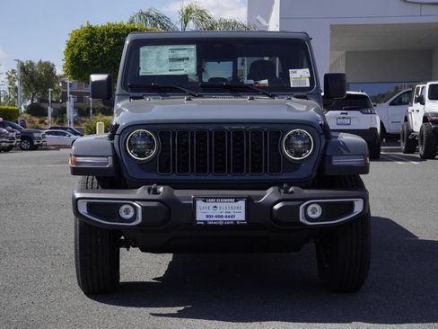 New 2026 Jeep Gladiator Sport AWD/4WD image 9