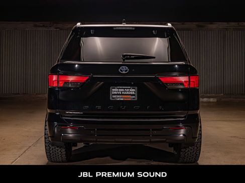 Used 2023 Toyota Sequoia Platinum AWD/4WD image 7