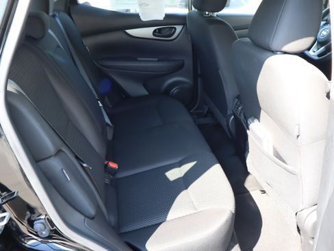 Used 2021 Nissan Rogue Sport S FWD image 33