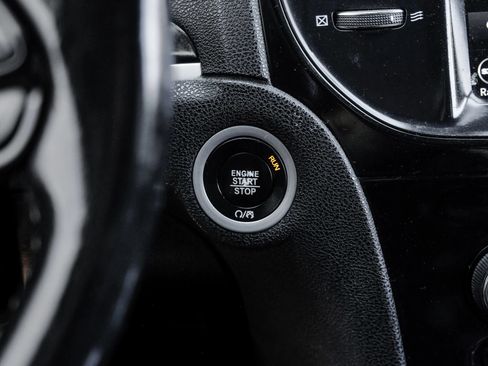 Used 2019 Chrysler 300 S RWD image 28