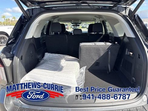 New 2026 Ford Explorer Active RWD image 14