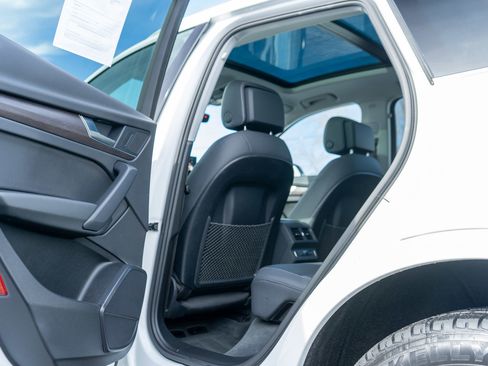 Used 2023 Audi Q5 2.0T Premium w/ Convenience Package image 29