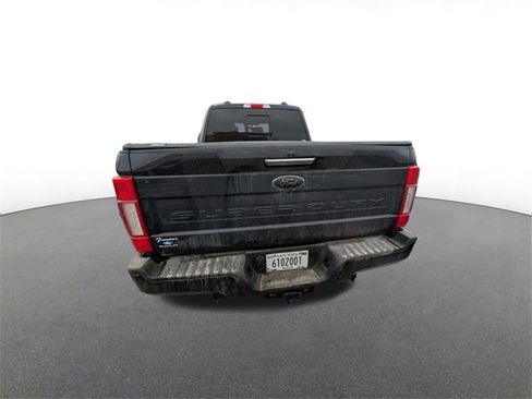 Used 2022 Ford F250 Lariat w/ Black Appearance Package image 4