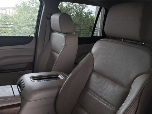 Used 2020 GMC Yukon Denali AWD/4WD image 19