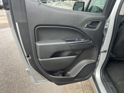 Used 2017 Chevrolet Colorado LT w/ LT Convenience Package image 11