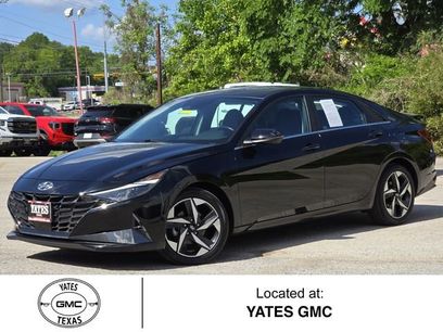 Used 2023 Hyundai Elantra Limited w/ Preferred Accessory Package