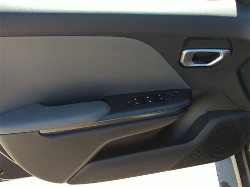 New 2025 Kia K4 LXS image 18