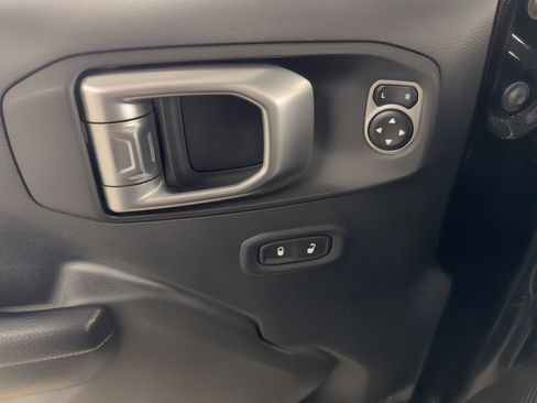 Used 2018 Jeep Wrangler Unlimited Sport S image 15