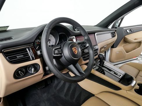 New 2026 Porsche Macan S image 4
