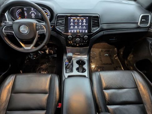 Used 2022 Jeep Grand Cherokee Limited image 11