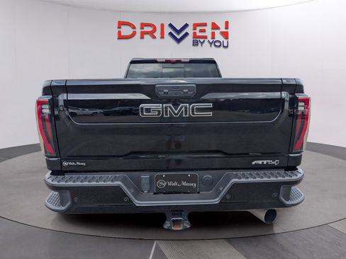 Used 2025 GMC Sierra 2500 AT4 w/ AT4 Premium Plus Package image 4