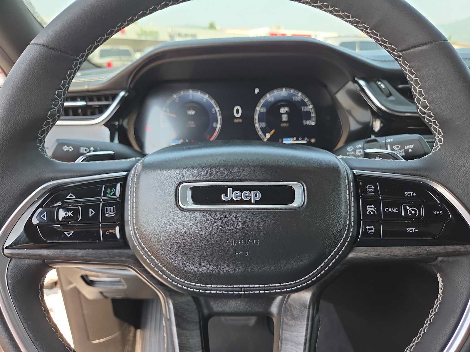 Used 2023 Jeep Grand Cherokee L Overland w/ Rear Seat Video Group I AWD/4WD image 23