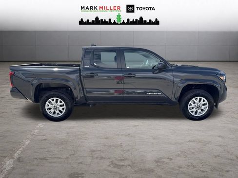 Certified 2025 Toyota Tacoma SR5 AWD/4WD image 6