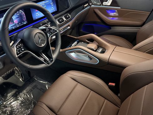 New 2026 Mercedes-Benz GLS 450 4MATIC image 9