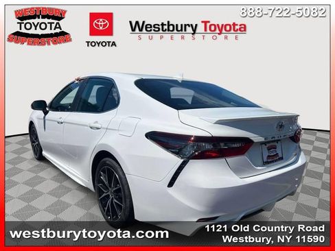 Certified 2022 Toyota Camry SE w/ Carpet Mat Package (TMS) FWD image 9