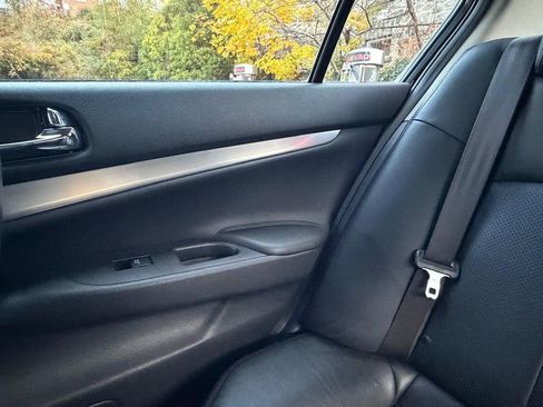 Used 2013 INFINITI G37 x w/ Premium Pkg image 21