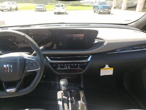 New 2025 Buick Envista Avenir image 10