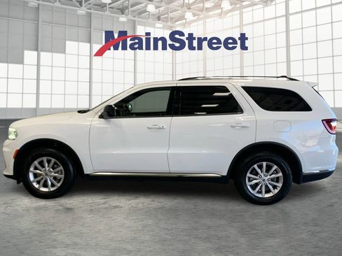 Used 2024 Dodge Durango SXT image 2