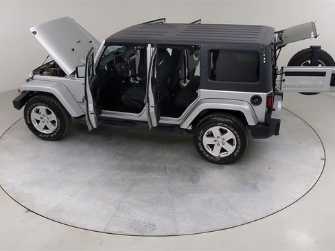 Used 2012 Jeep Wrangler Unlimited Sahara w/ Dual Top Group image 49