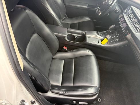 Used 2016 Lexus CT 200h w/ Navigation Package FWD image 23