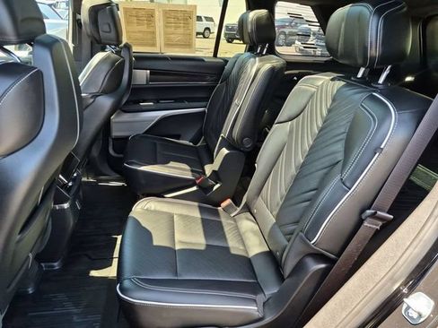Used 2026 Cadillac Vistiq Platinum w/ LPO, Floor Liner Package AWD/4WD image 26