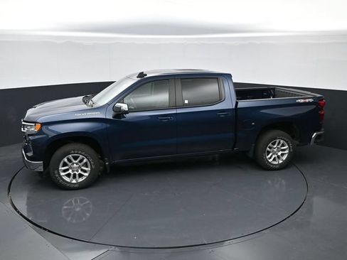 Used 2023 Chevrolet Silverado 1500 LT AWD/4WD image 32