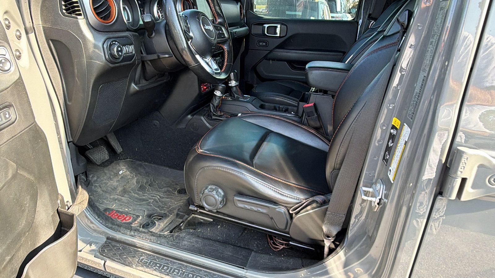 Used 2020 Jeep Gladiator Mojave AWD/4WD image 16