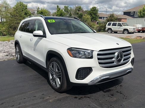 Used 2024 Mercedes-Benz GLS 450 4MATIC image 7