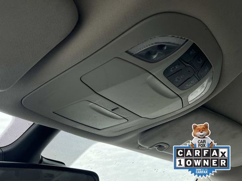 Used 2023 Chrysler Voyager LX image 30