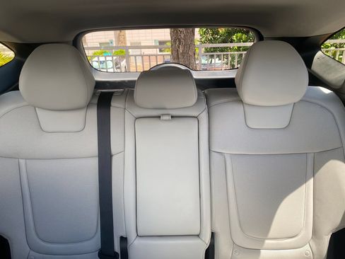 Certified 2025 Hyundai Tucson Limited AWD/4WD image 18