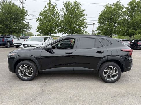 Used 2024 Chevrolet Trax LT w/ Driver Confidence Package FWD image 8
