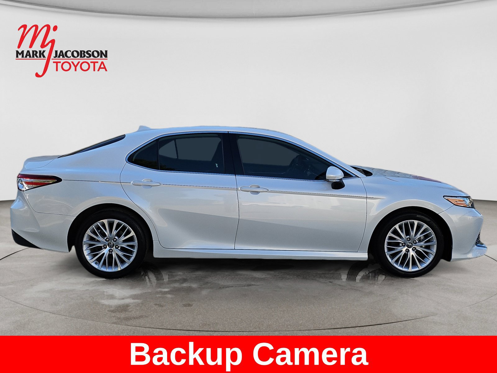 Used 2019 Toyota Camry XLE FWD image 6
