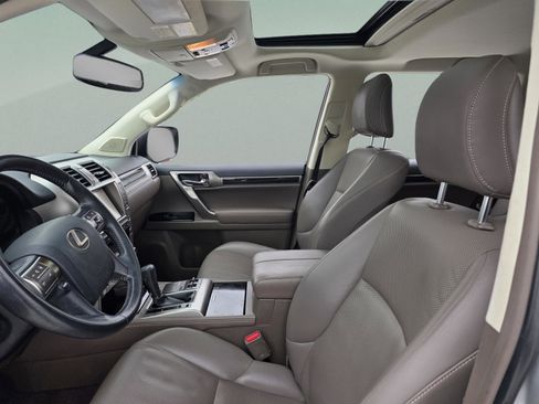 Used 2018 Lexus GX 460 image 12