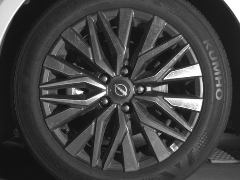 Used 2025 Nissan Altima 2.5 SV FWD image 12
